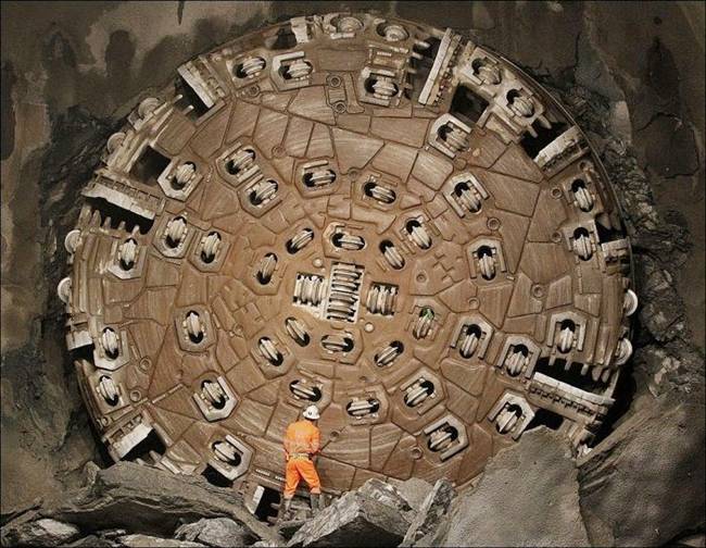 بزرگترین تونل جهان به روایت تصویر